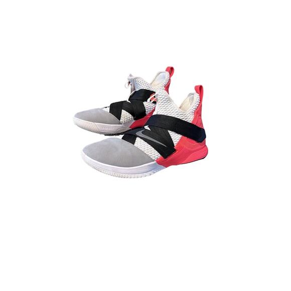 Size 11 - Nike LeBron Soldier 12 Flash Crimson 2018 - Picture 1 of 9